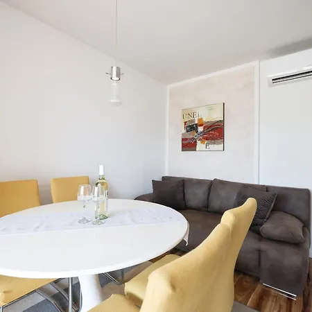 Apartment Anita Zadar
